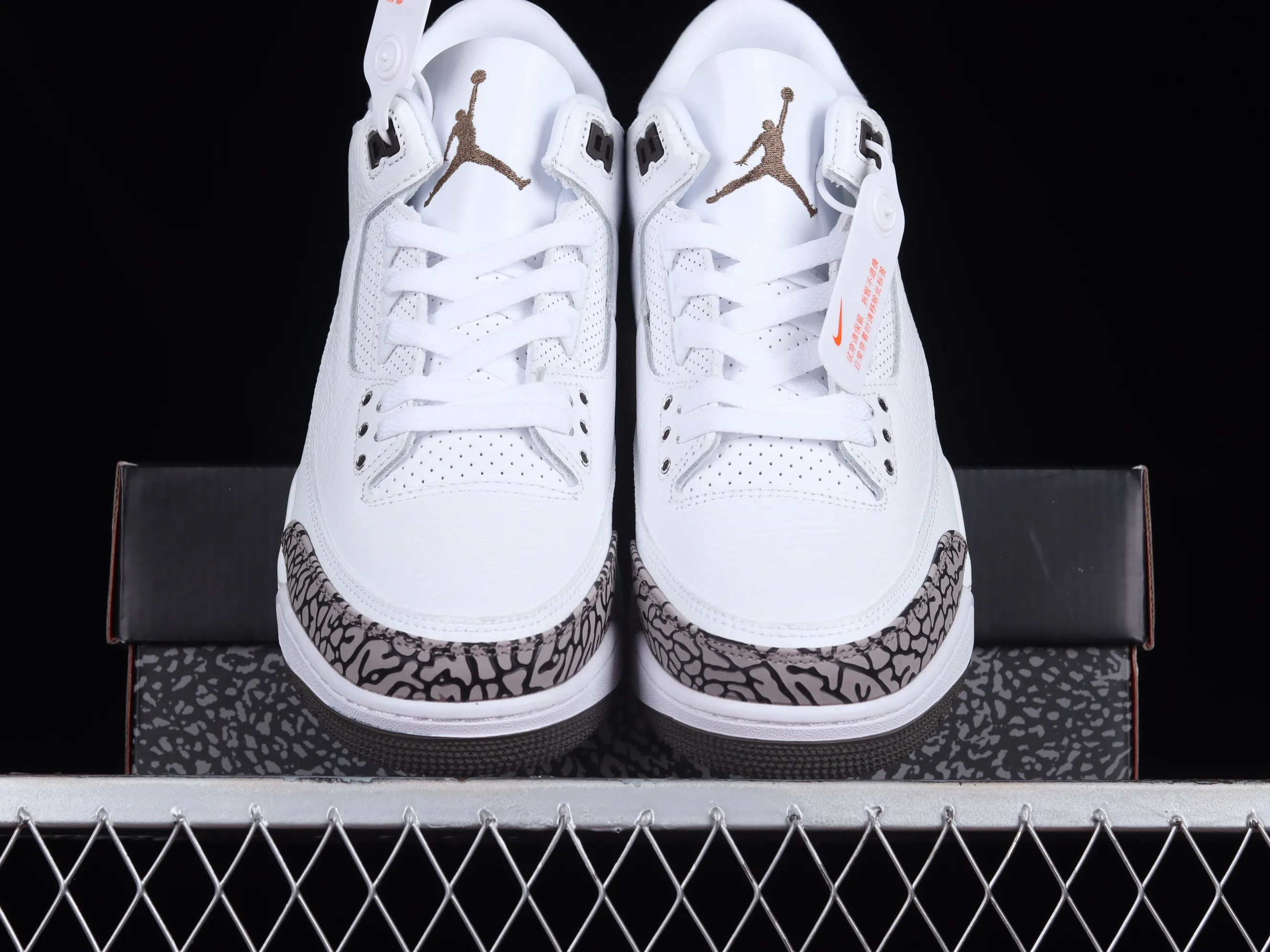 All categories Air Jordan Jordan series basketball shoes Air Jordan 3 Air Jordan 3 "Mocha" AJ3 Joe 3 Mocha white coffee burst pattern replica basketball shoes 136064-122